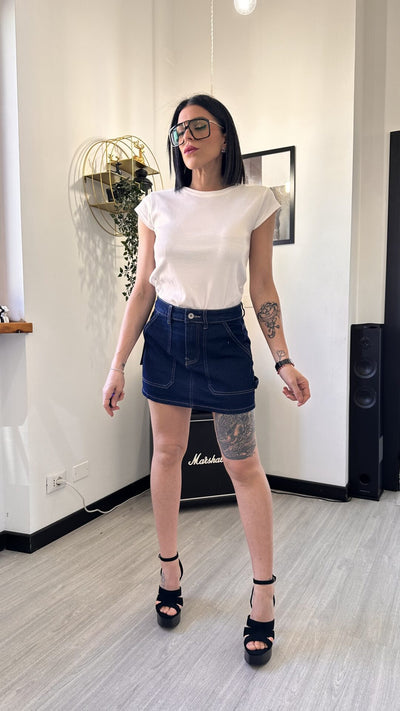 GONNA CARGO IN JEANS