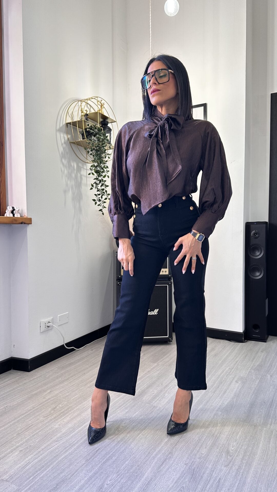 CAMICIA SATIN CON FIOCCO MARRONE