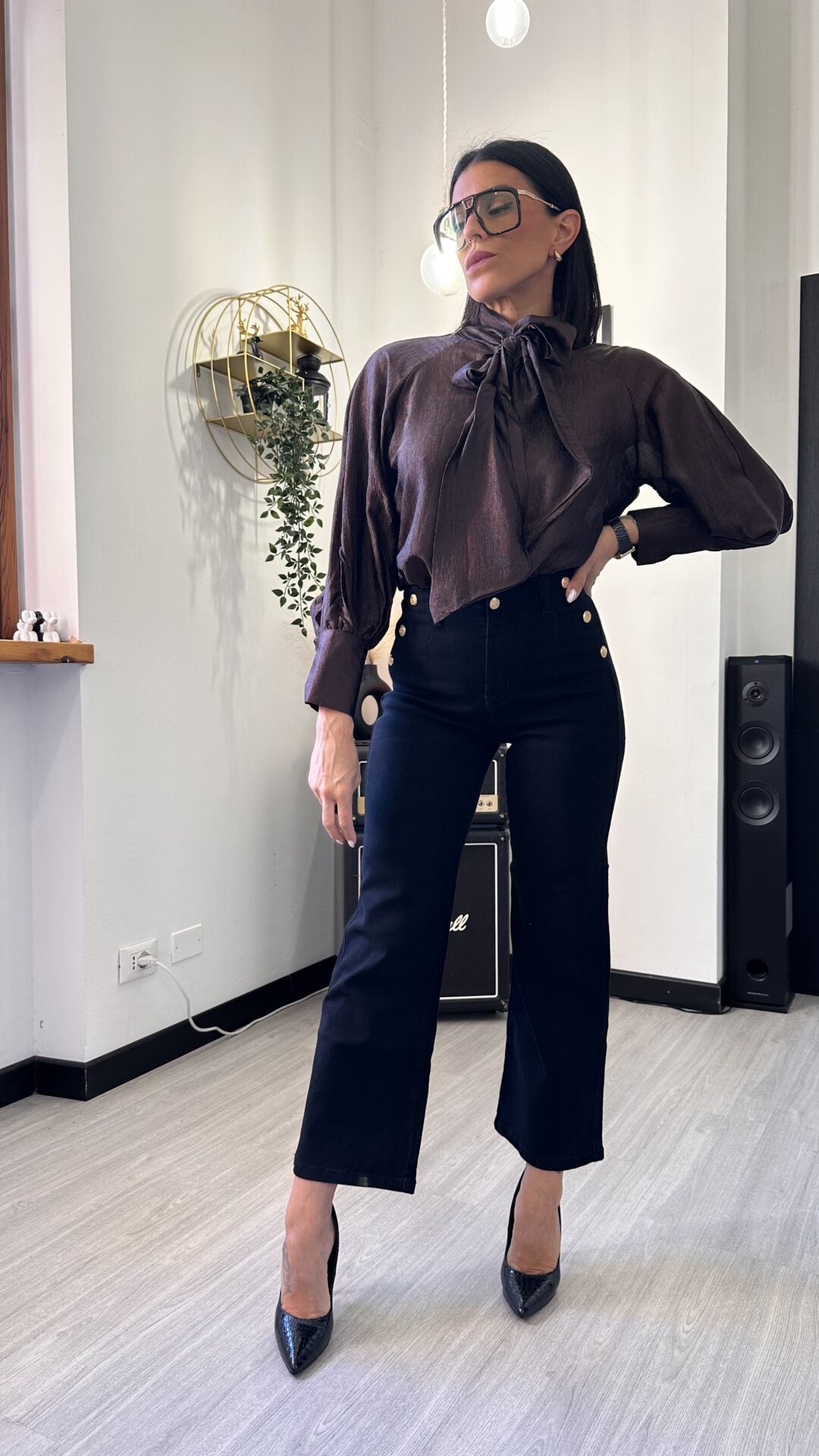 CAMICIA SATIN CON FIOCCO MARRONE