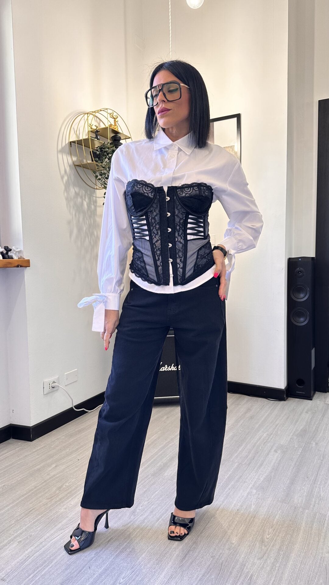 CORSETTO IN PIZZO NERO
