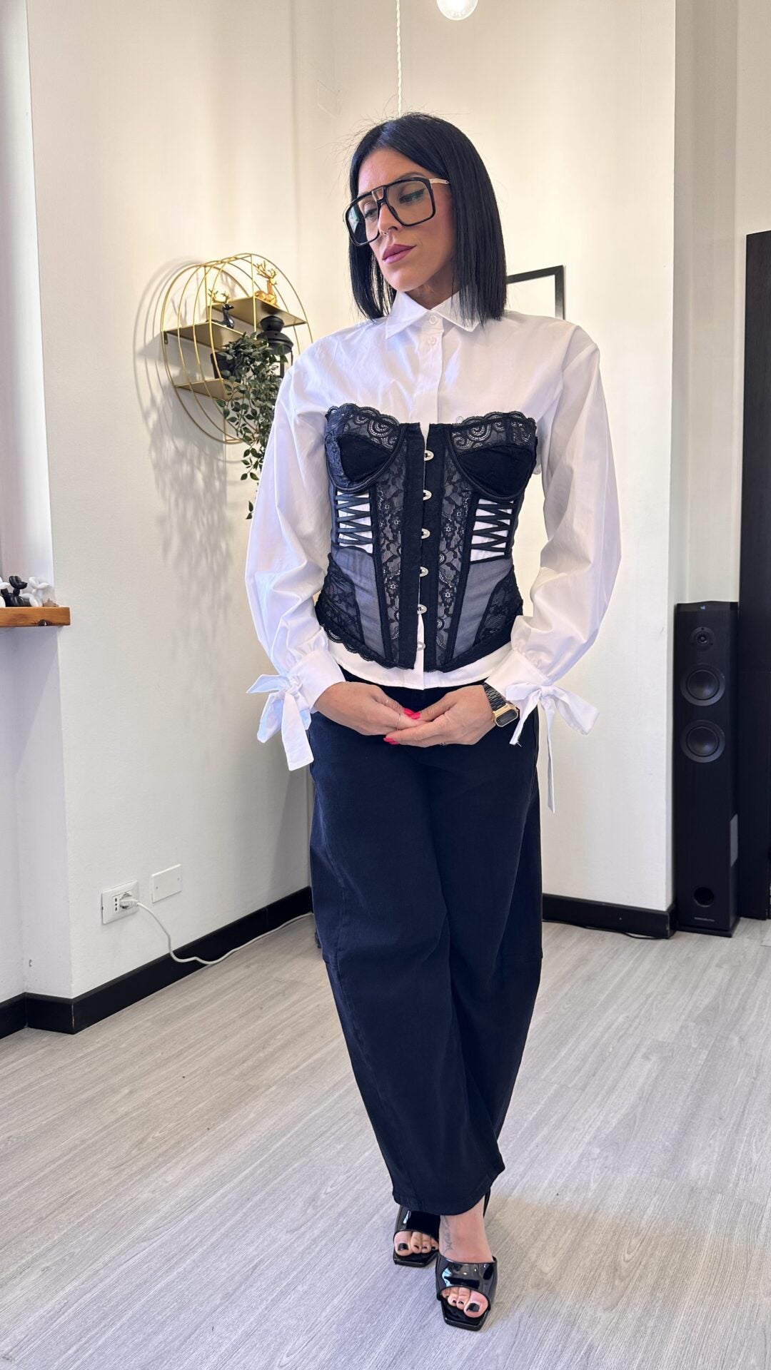 CORSETTO IN PIZZO NERO