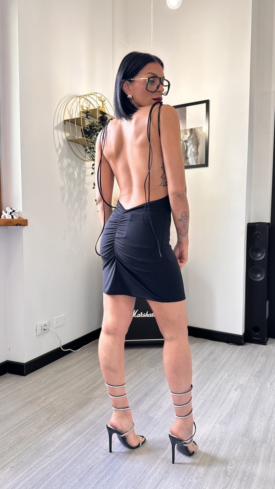 ABITINO CON SCHIENA NUDA