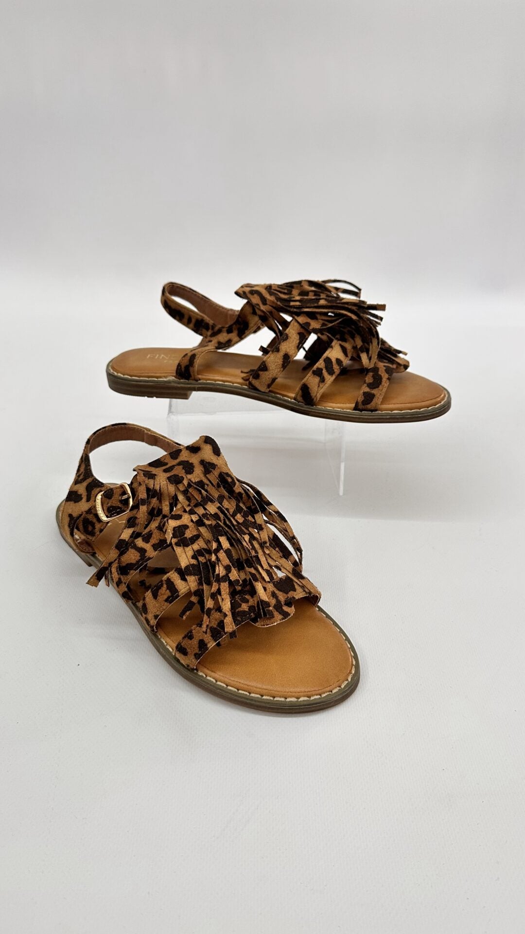 SANDALO CON FRANGE LEOPARDATO