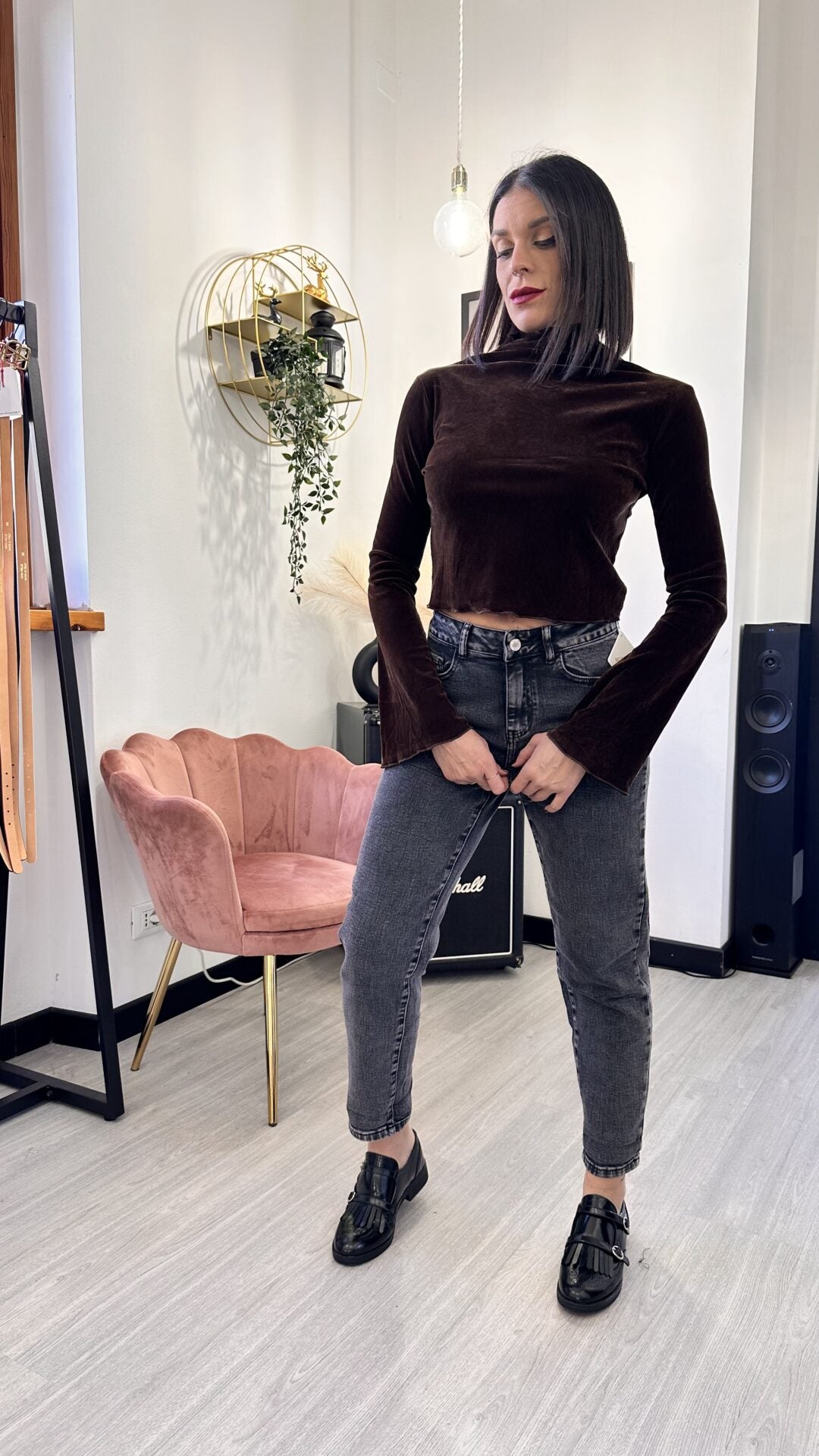 MAGLIETTA CROP IN VELLUTO MARRONE