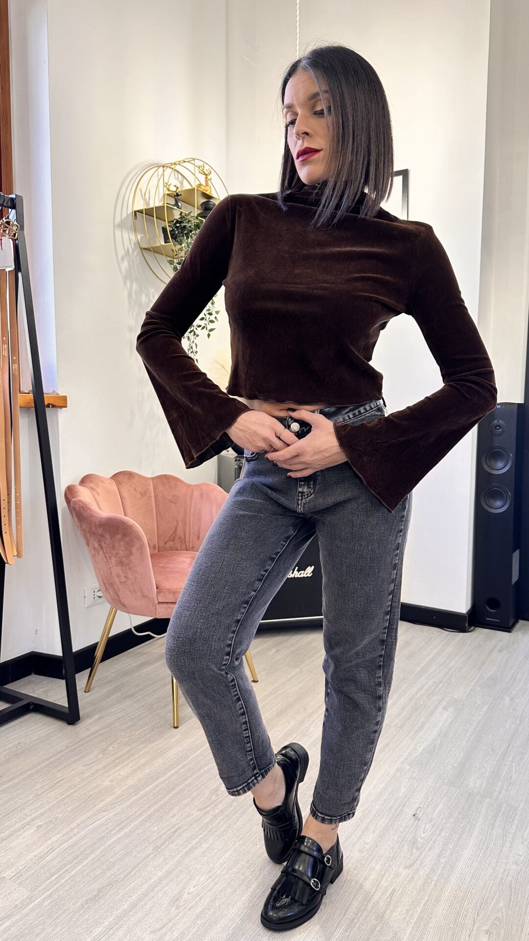 MAGLIETTA CROP IN VELLUTO MARRONE