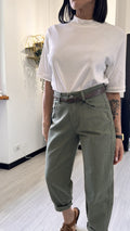 JEANS CON CINTURA MILITARE