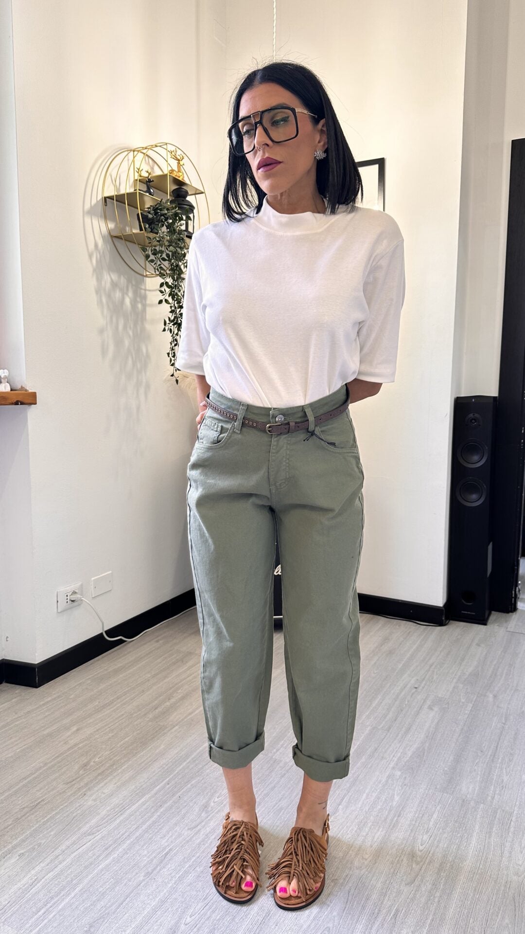 JEANS CON CINTURA MILITARE