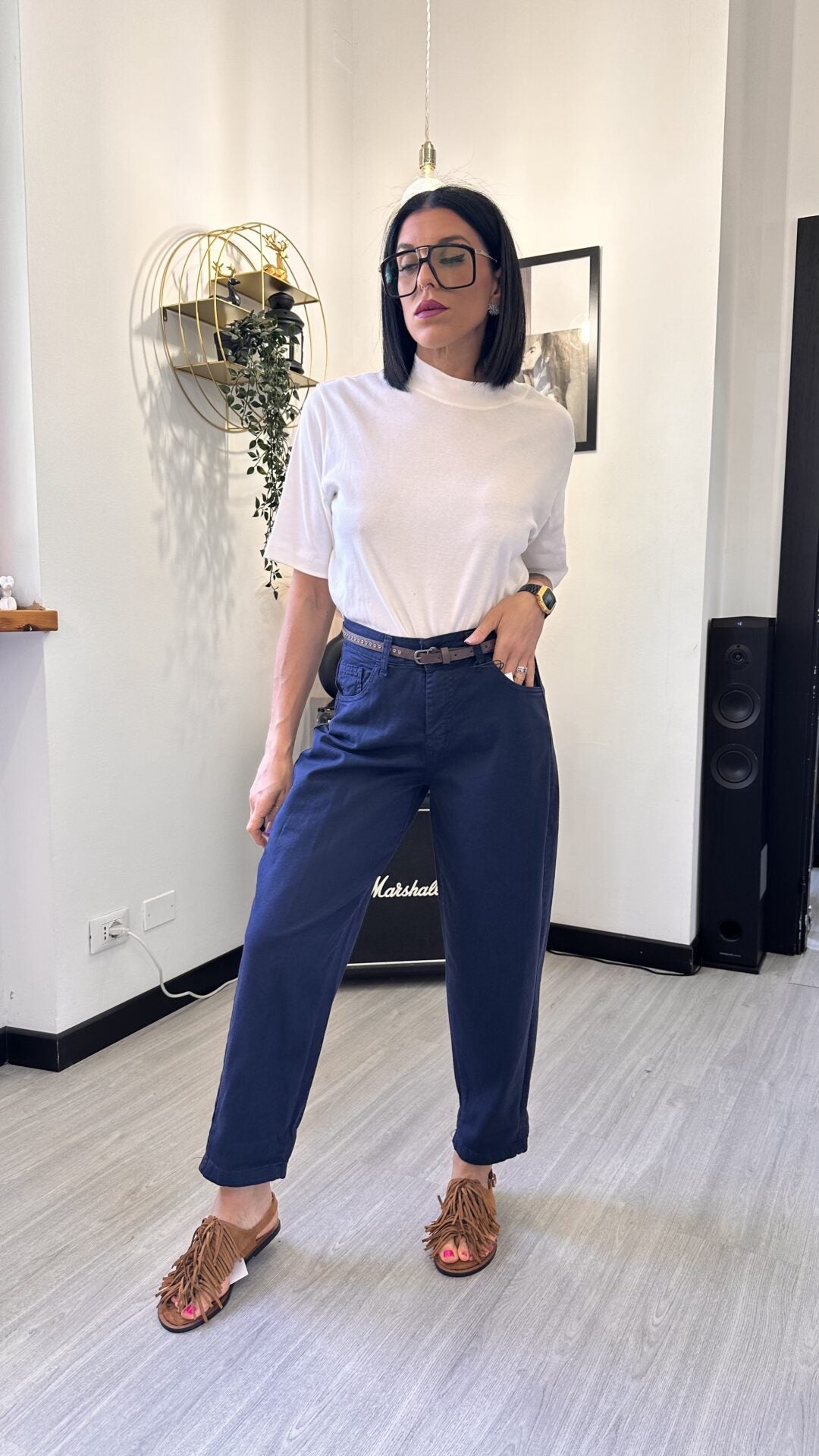 JEANS CON CINTURA BLU