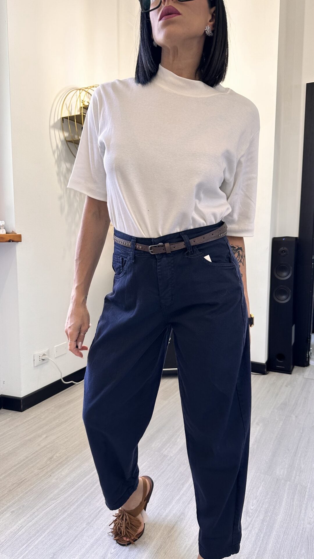 JEANS CON CINTURA BLU