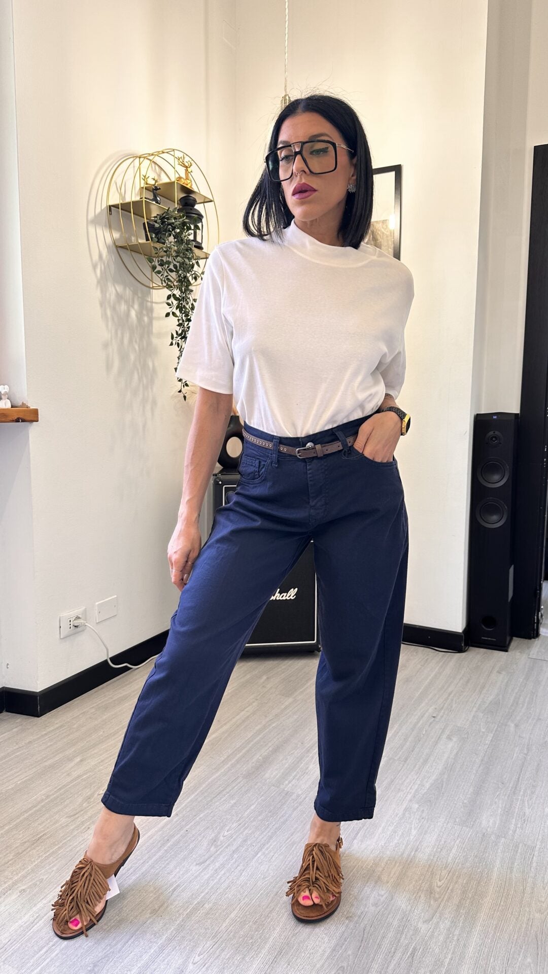 JEANS CON CINTURA BLU