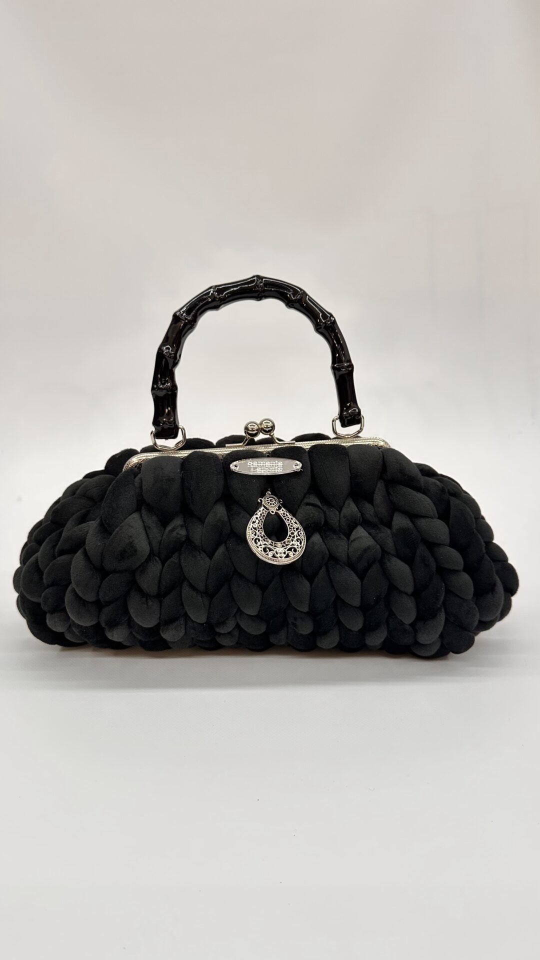 BORSETTA NERA CON CHIUSURA CLIC CLAC