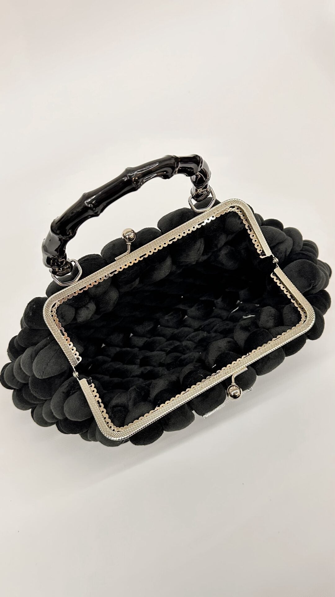 BORSETTA NERA CON CHIUSURA CLIC CLAC