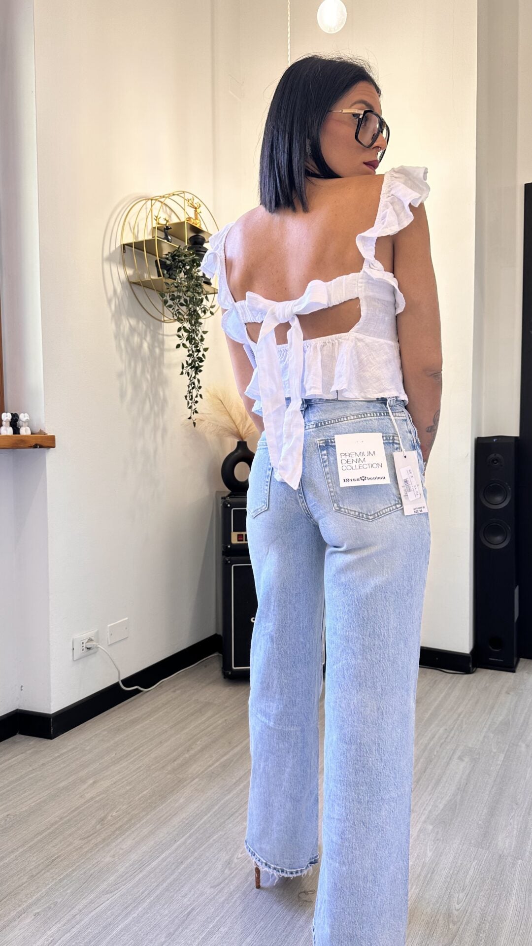 TOP CON BALZE BIANCO
