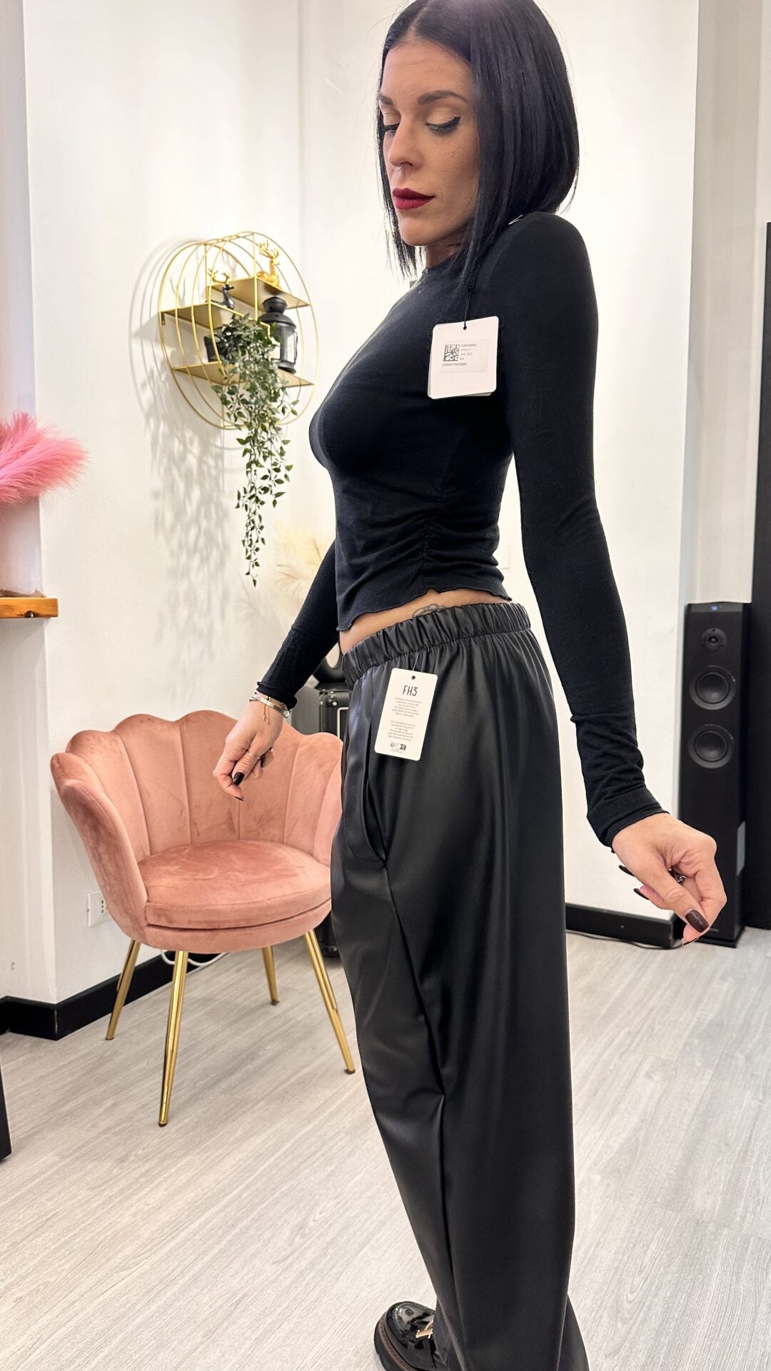 MAGLIA IN CASHMERE CORTA NERA