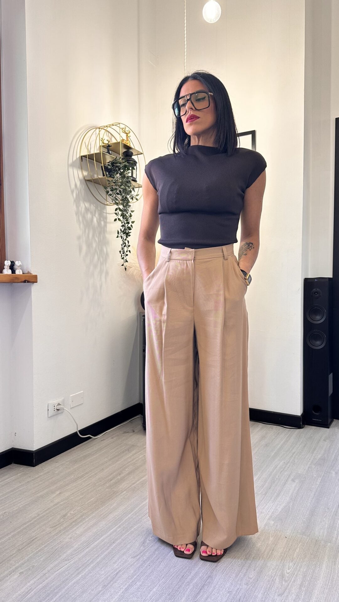 PANTALONE A PALAZZO CON PINCES