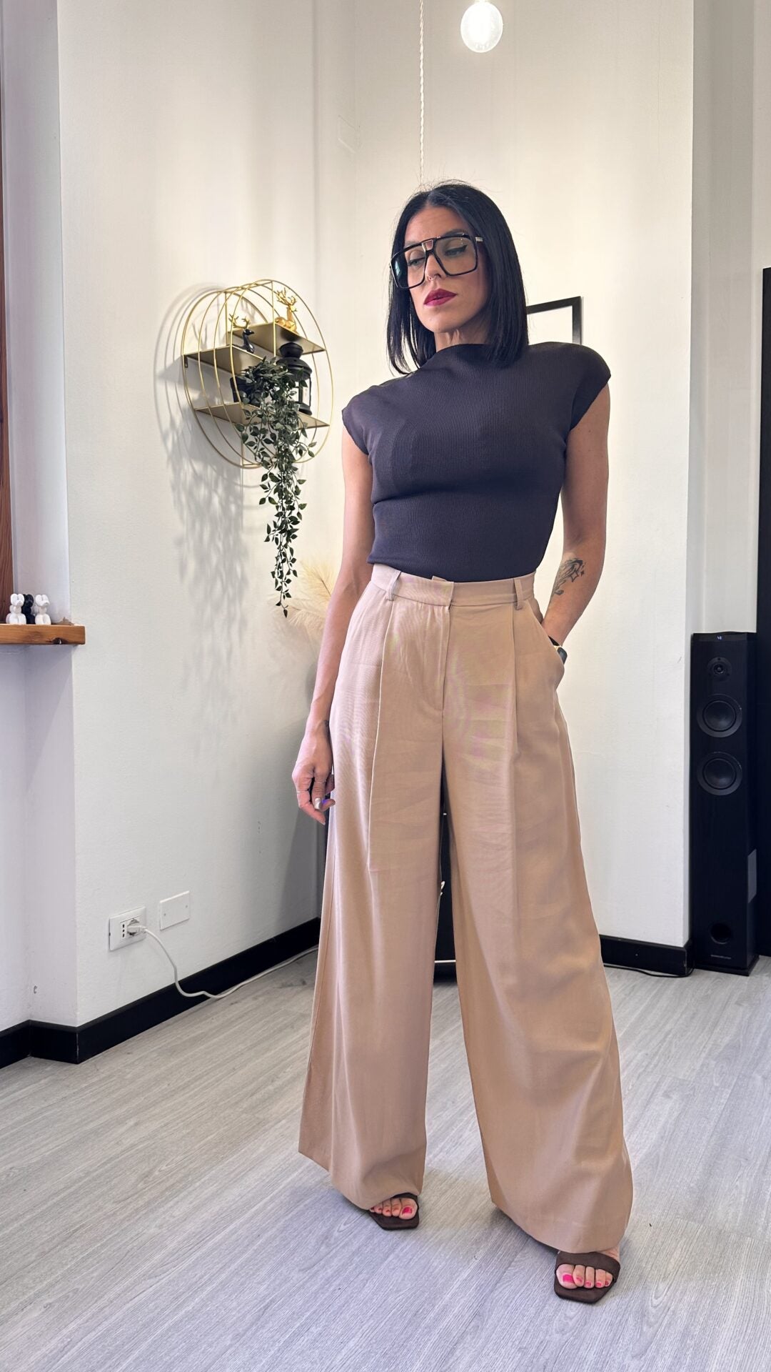 PANTALONE A PALAZZO CON PINCES