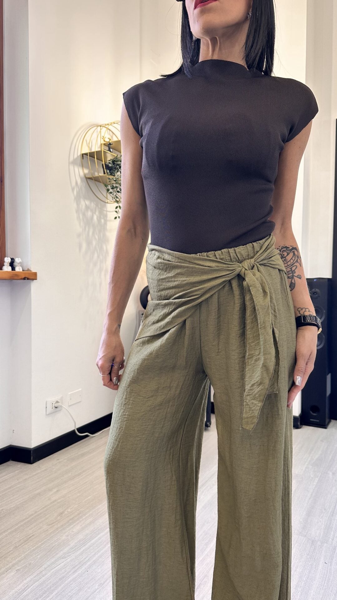 PANTALONE IN LINO CON PAREO MILITARE