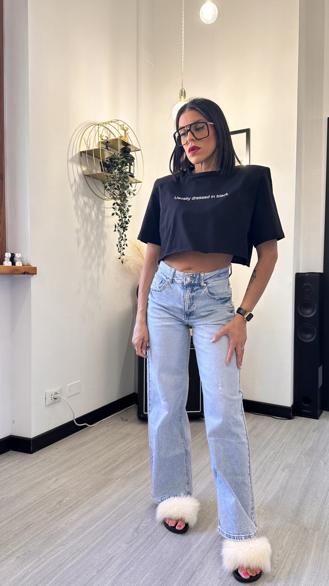 T-SHIRT USUALLY DRESSED IN BLACK NERA