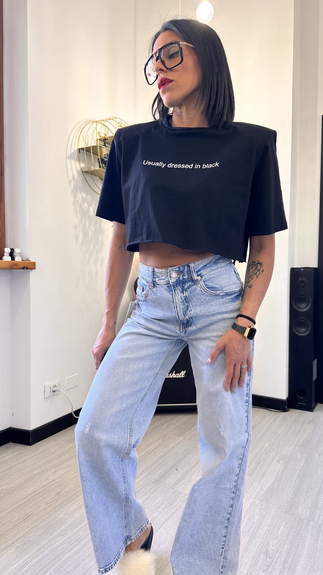 T-SHIRT USUALLY DRESSED IN BLACK NERA