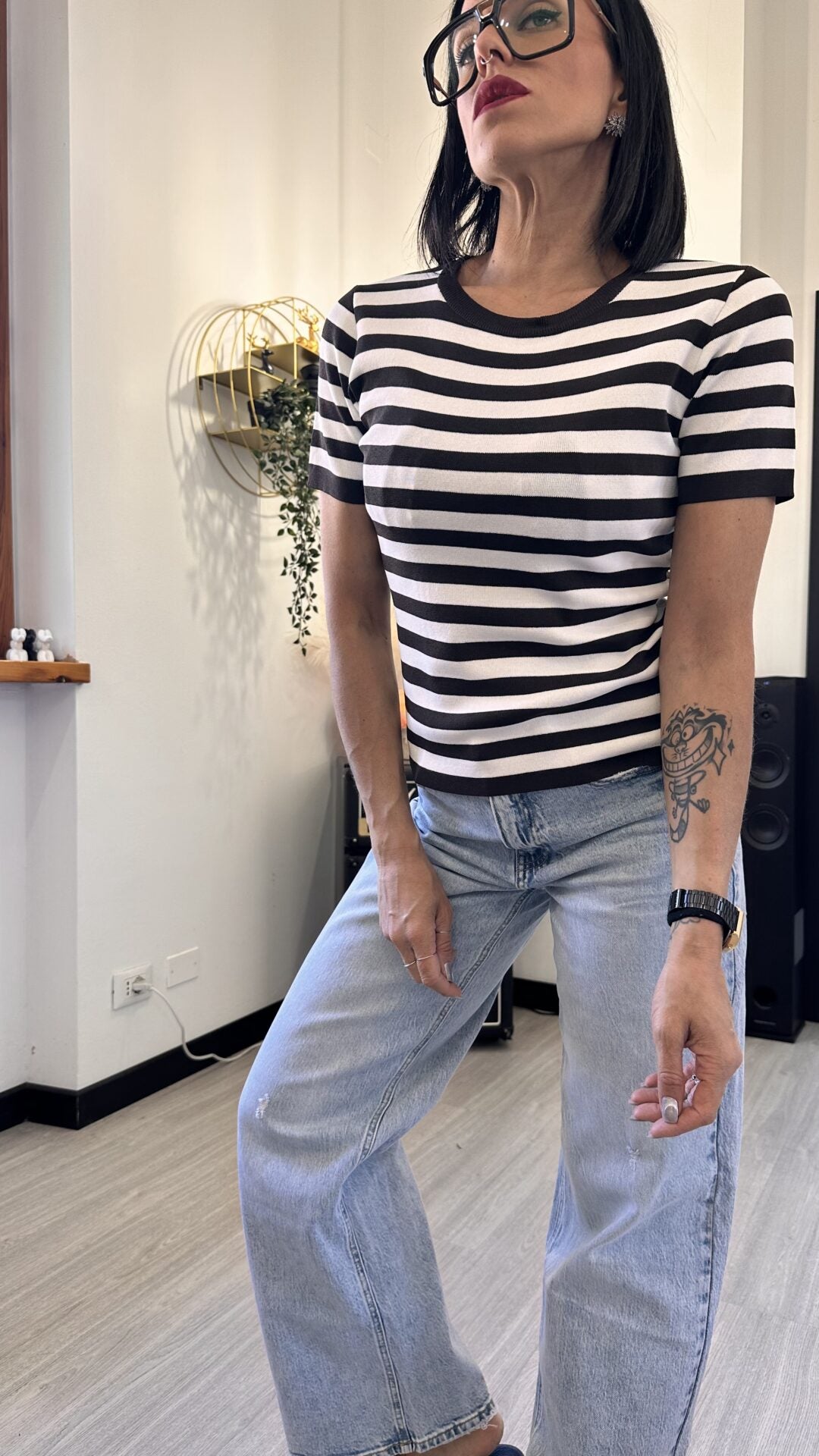 T-SHIRT IN VISCOSA A RIGHE MARRONE