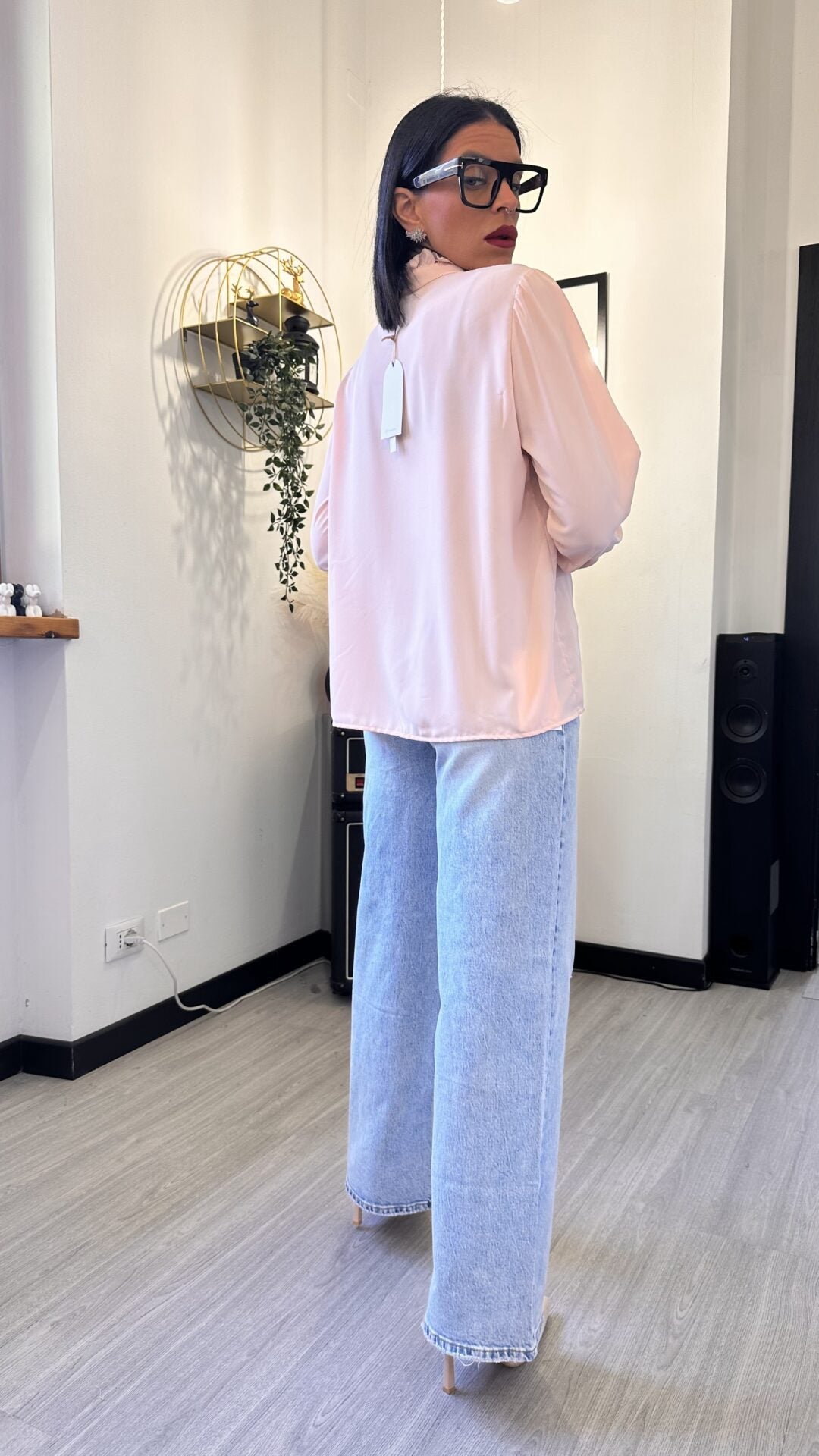 CAMICIA BOTTONI TONDI E FRUFRU ROSA