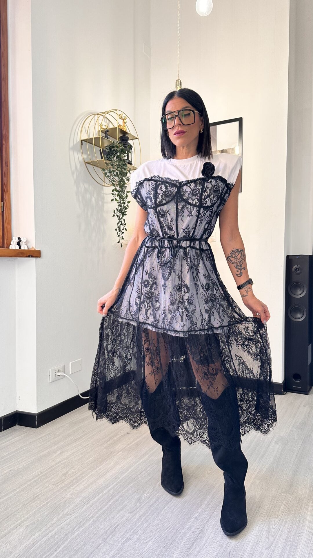 ABITO LUNGO BIANCO CON PIZZO