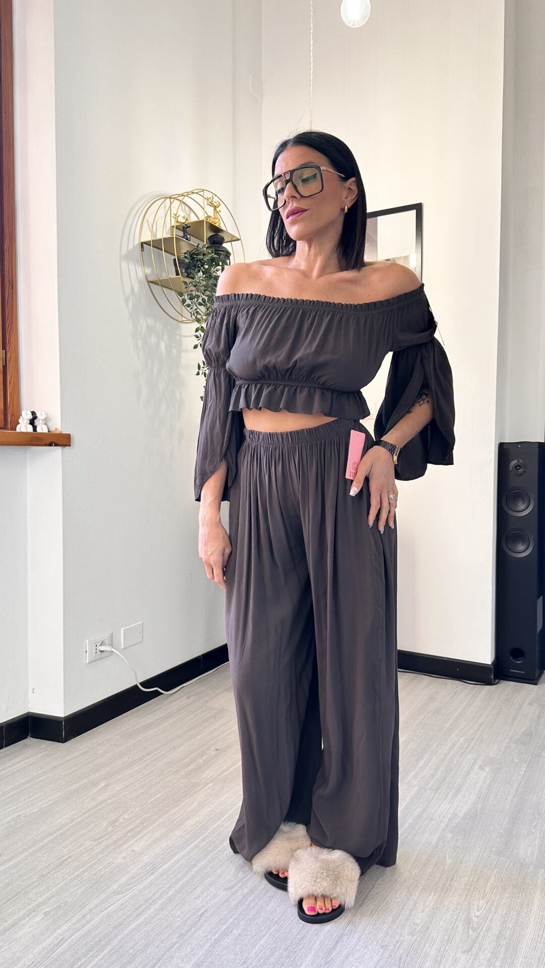 COORDINATO MORBIDO CON BALZE MARRONE