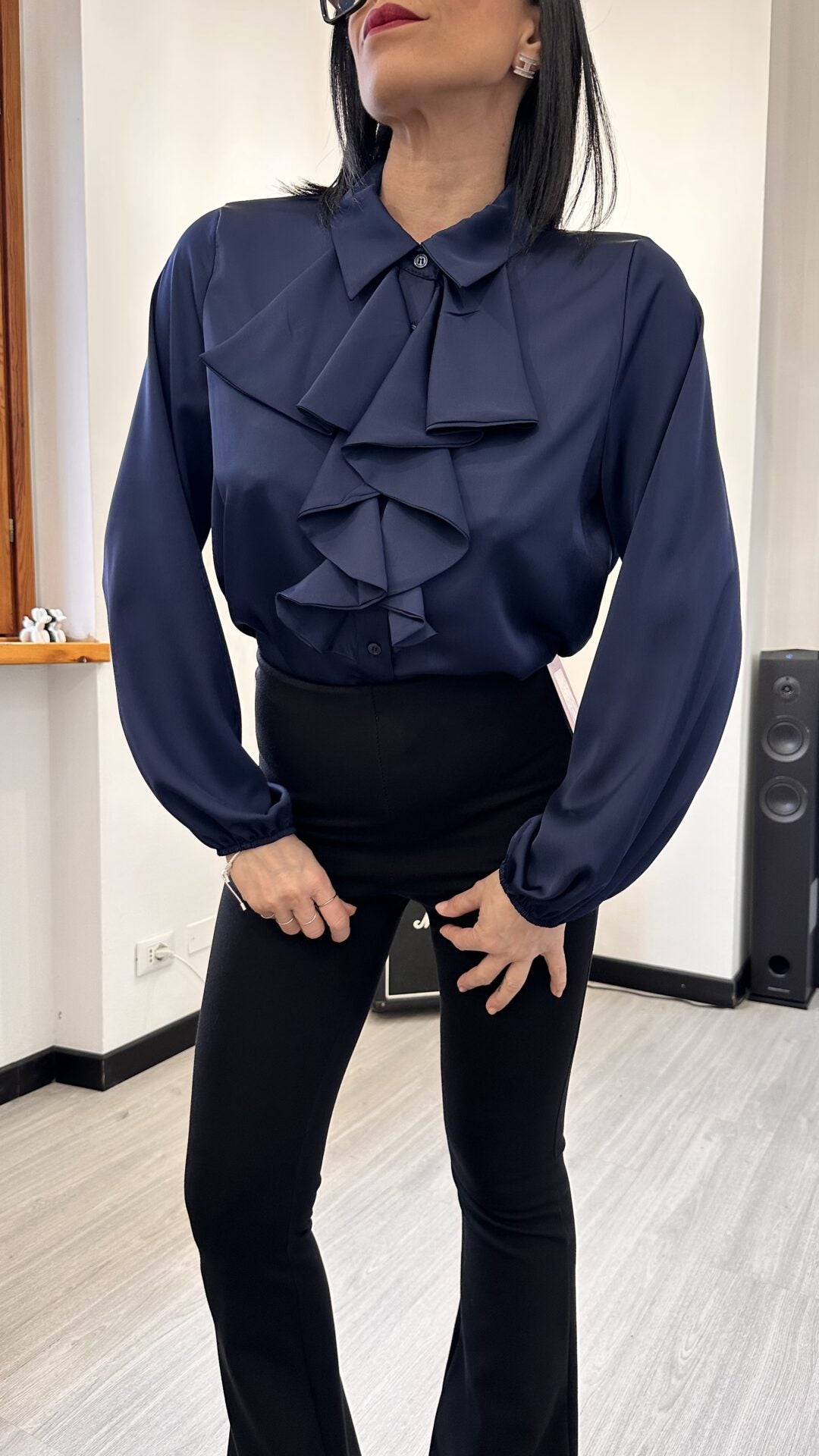 CAMICIA SIMIL RASO CON VOLANT BLUE