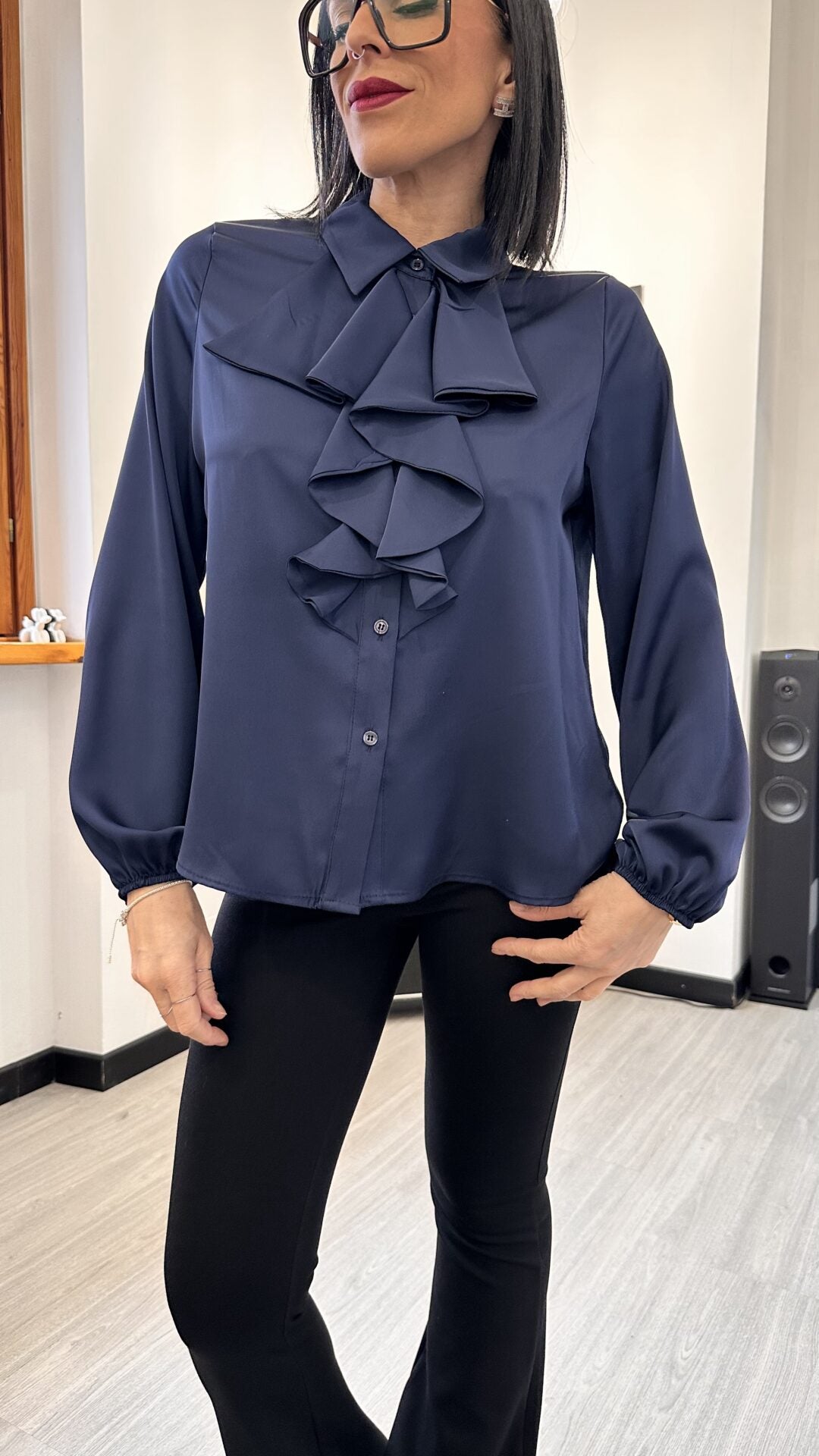 CAMICIA SIMIL RASO CON VOLANT BLUE