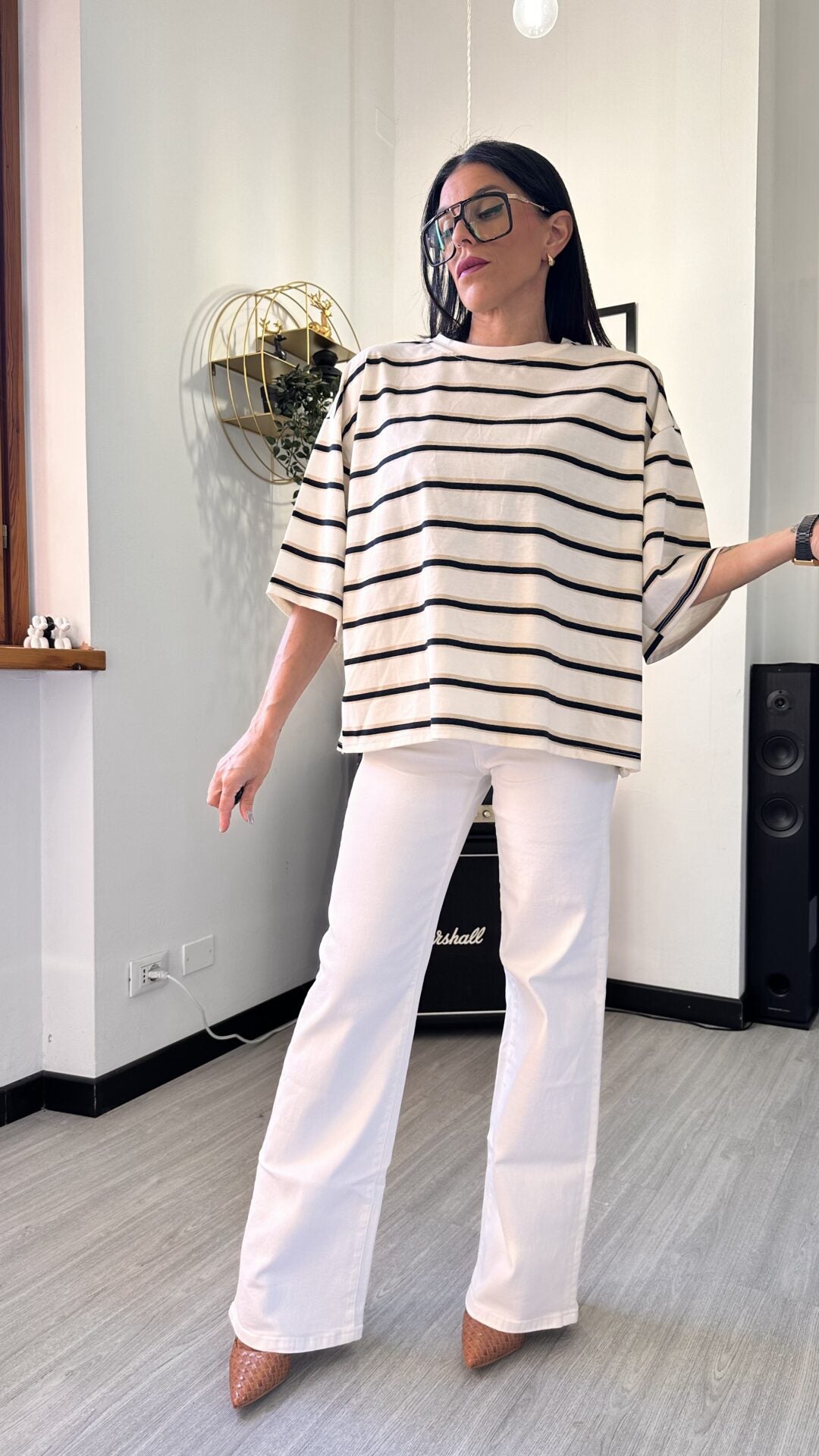 T-SHIRT A RIGHE APERTA SUL RETRO BIANCA