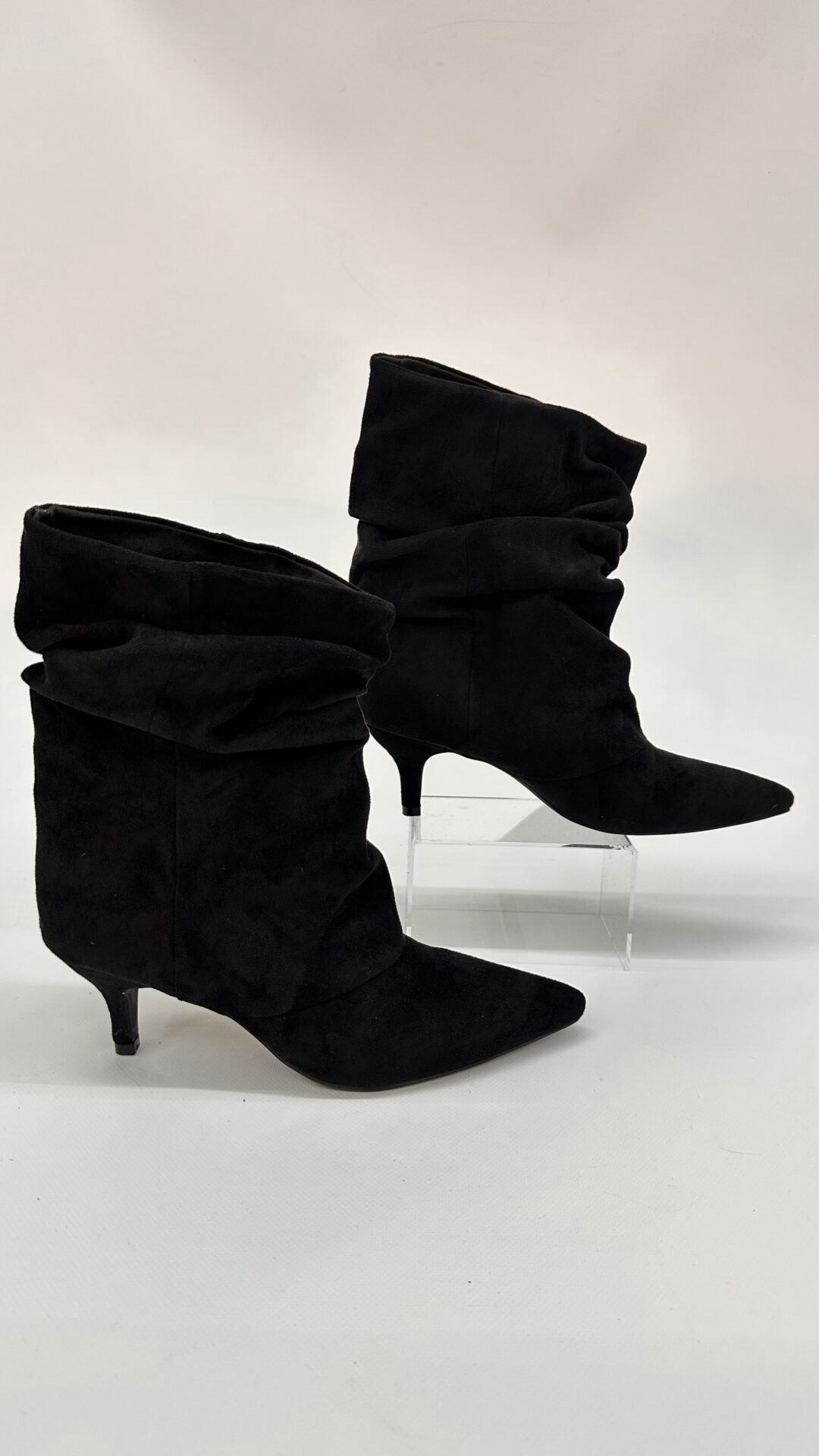 STIVALETTO BASSO SCAMOSCIATO NERO