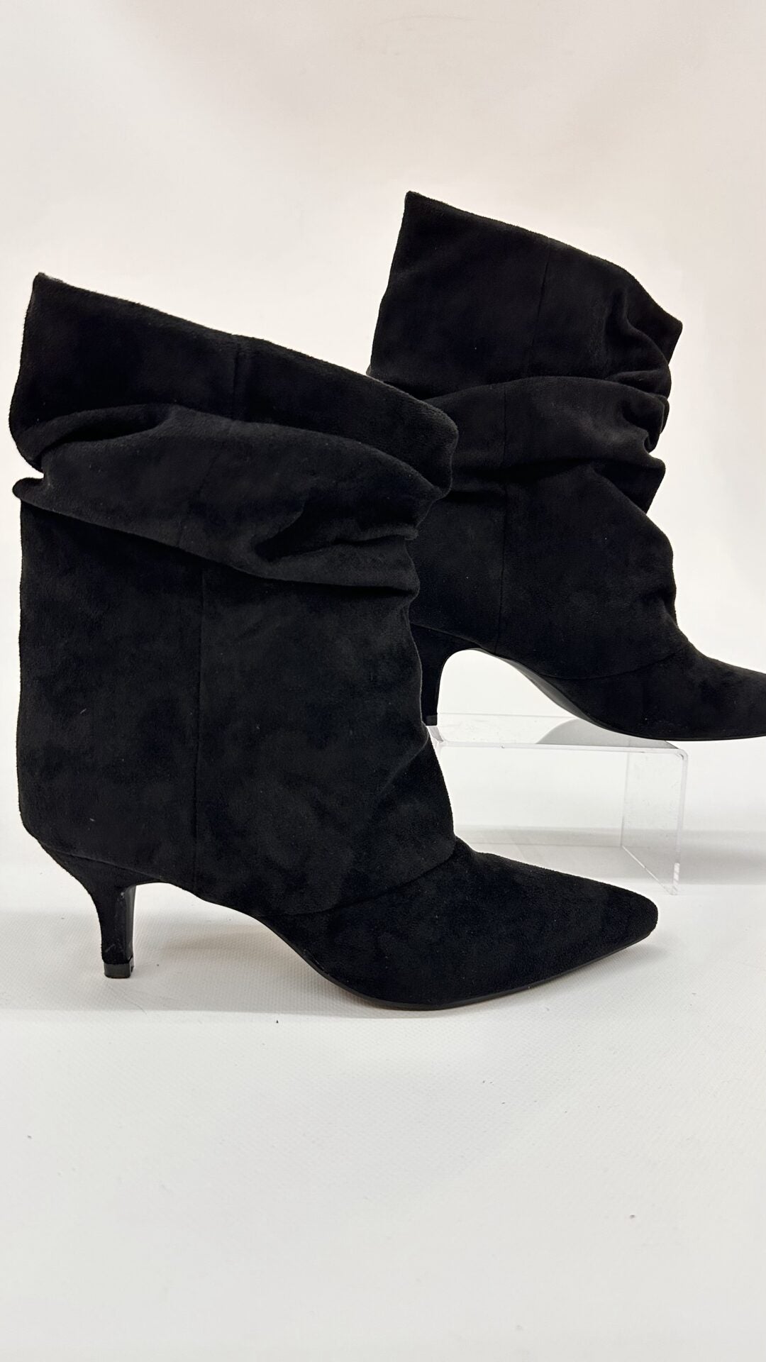 STIVALETTO BASSO SCAMOSCIATO NERO