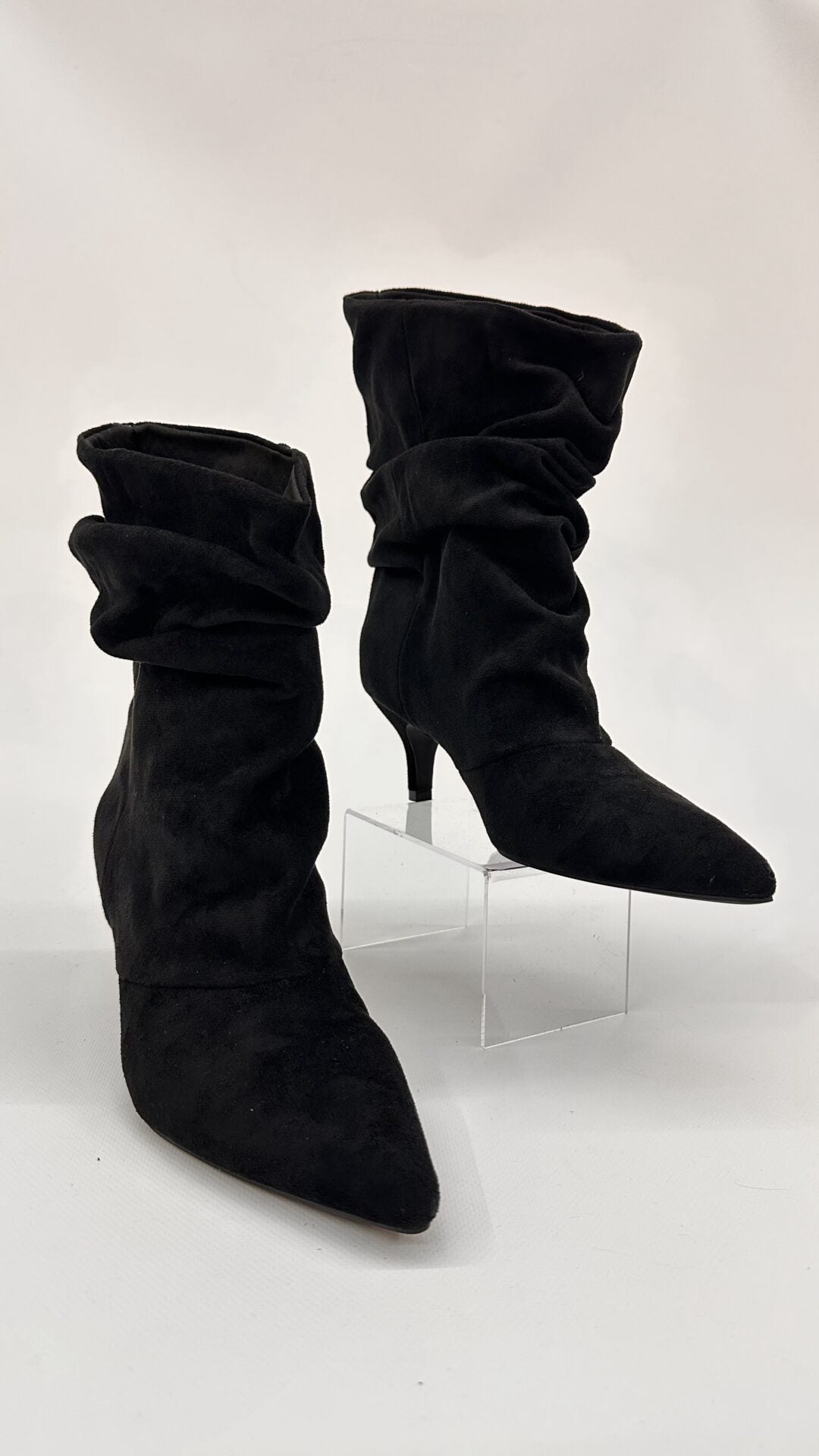 STIVALETTO BASSO SCAMOSCIATO NERO