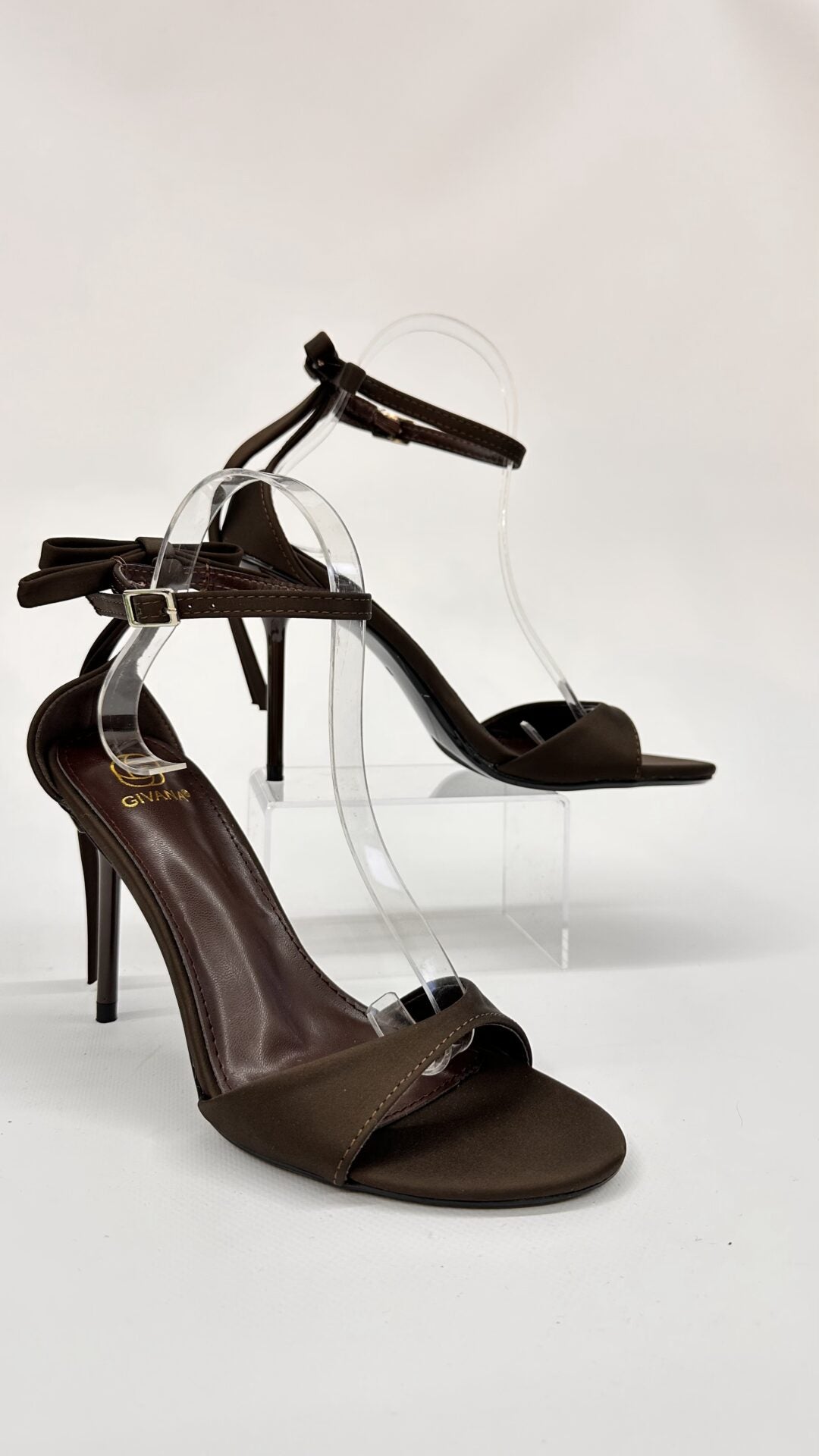 SANDALO CON FIOCCO SIMIL RASO MARRONE