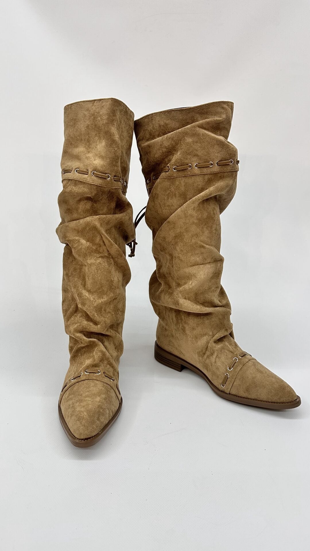 STIVALE SCAMOSCIATO CON LACCIO KAKI