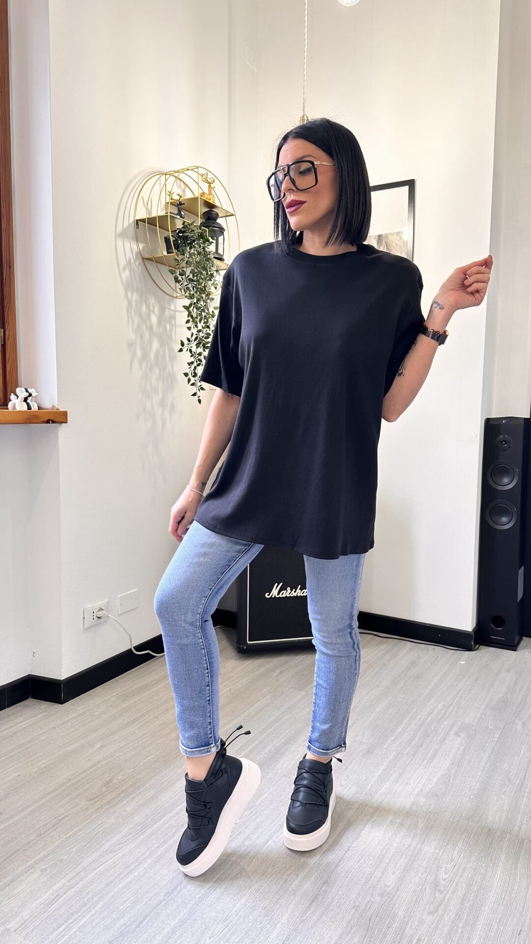 T-SHIRT NERA OVERSIZE