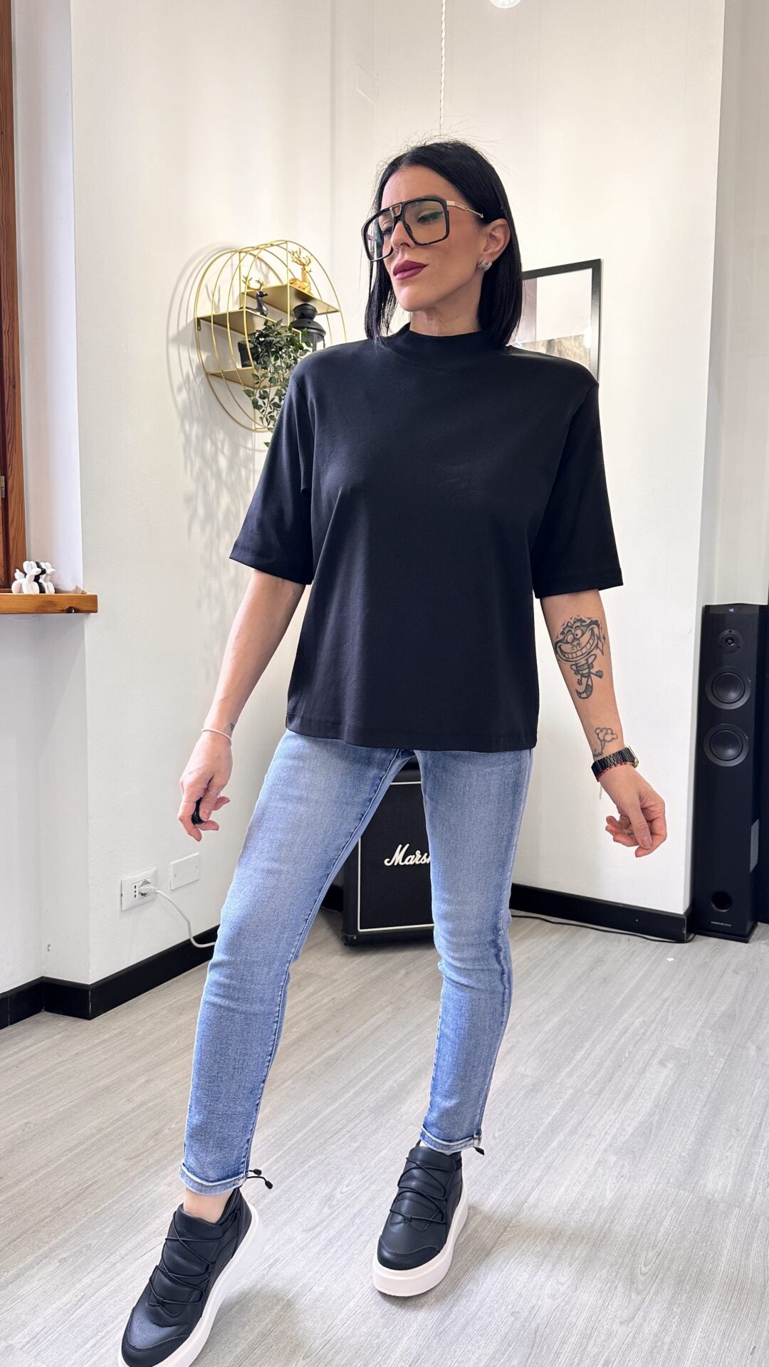 T-SHIRT TAGLIO UOMO NERA