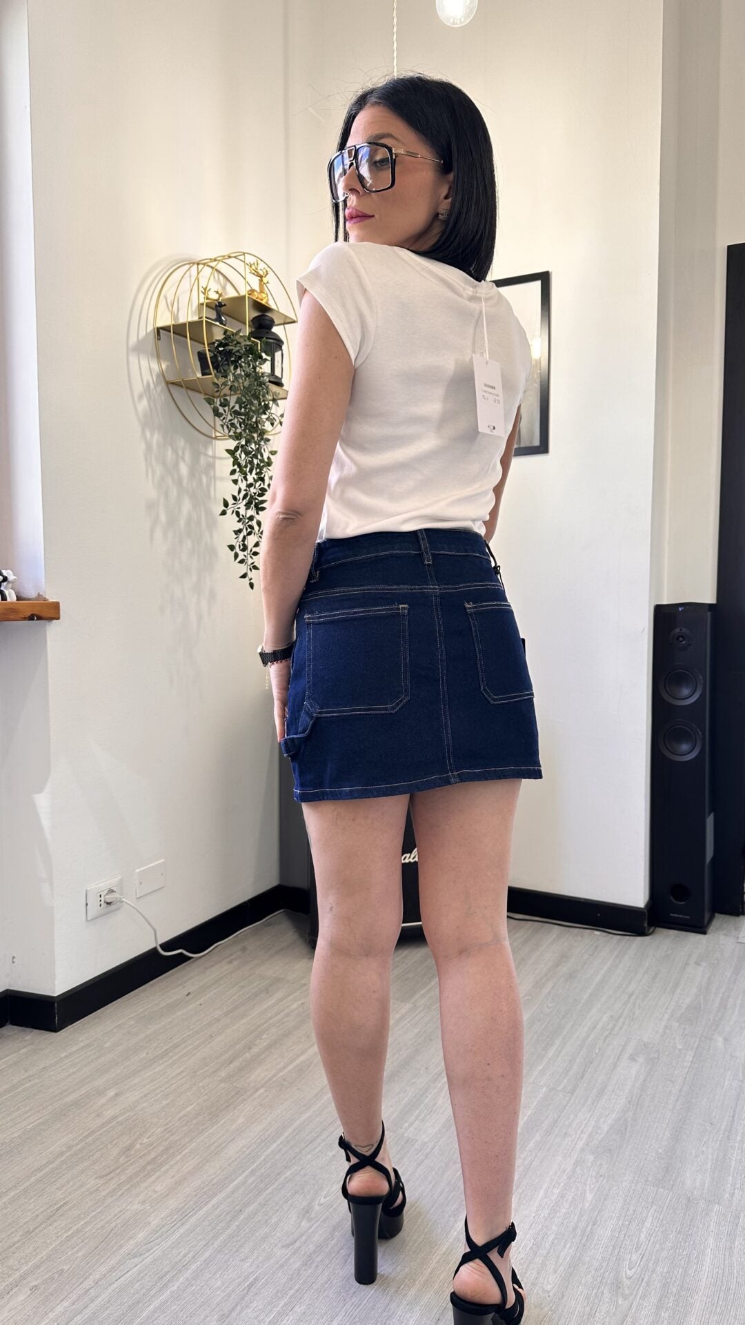 GONNA CARGO IN JEANS