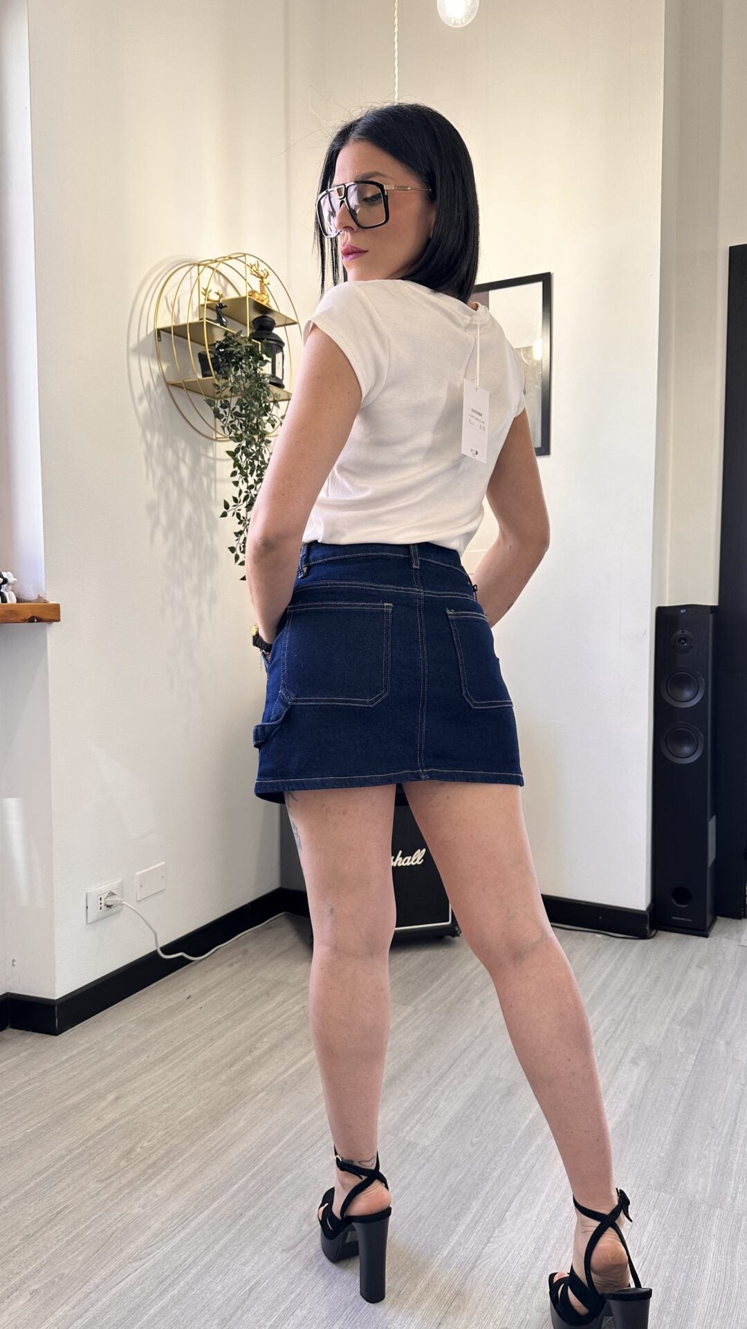 GONNA CARGO IN JEANS