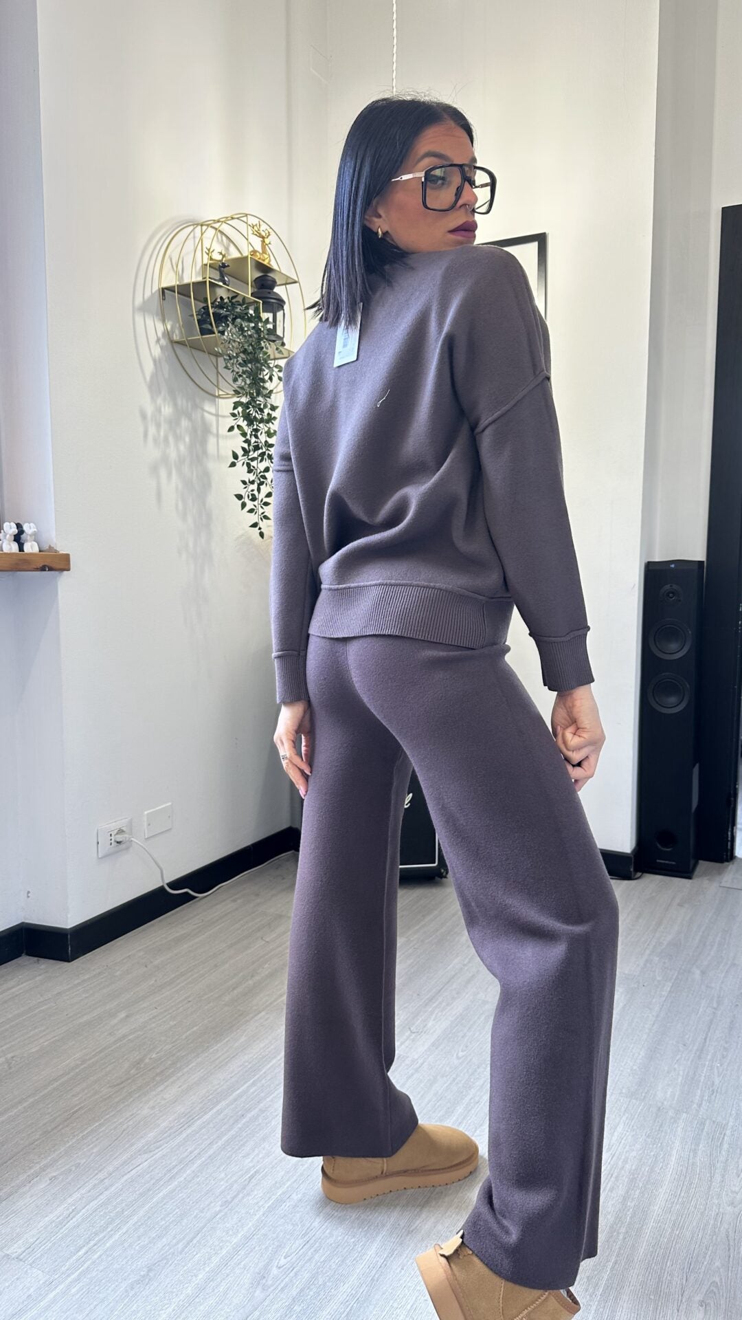 TUTA IN MAGLINA GIROCOLLO MARRONE