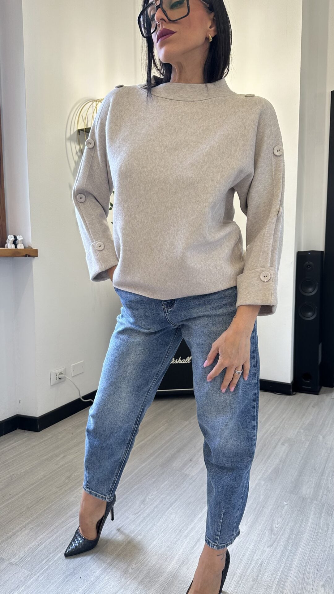 MAGLIONCINO CON BOTTONI BEIGE