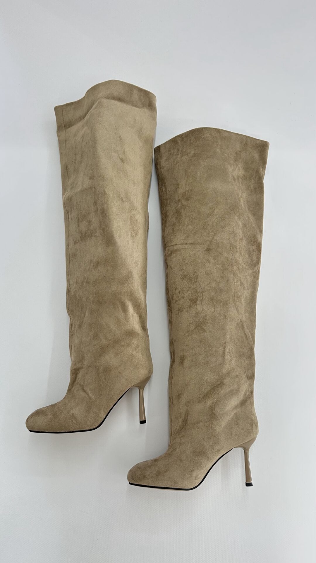 STIVALE ALTO SCAMOSCIATO PUNTA QUADRATA BEIGE