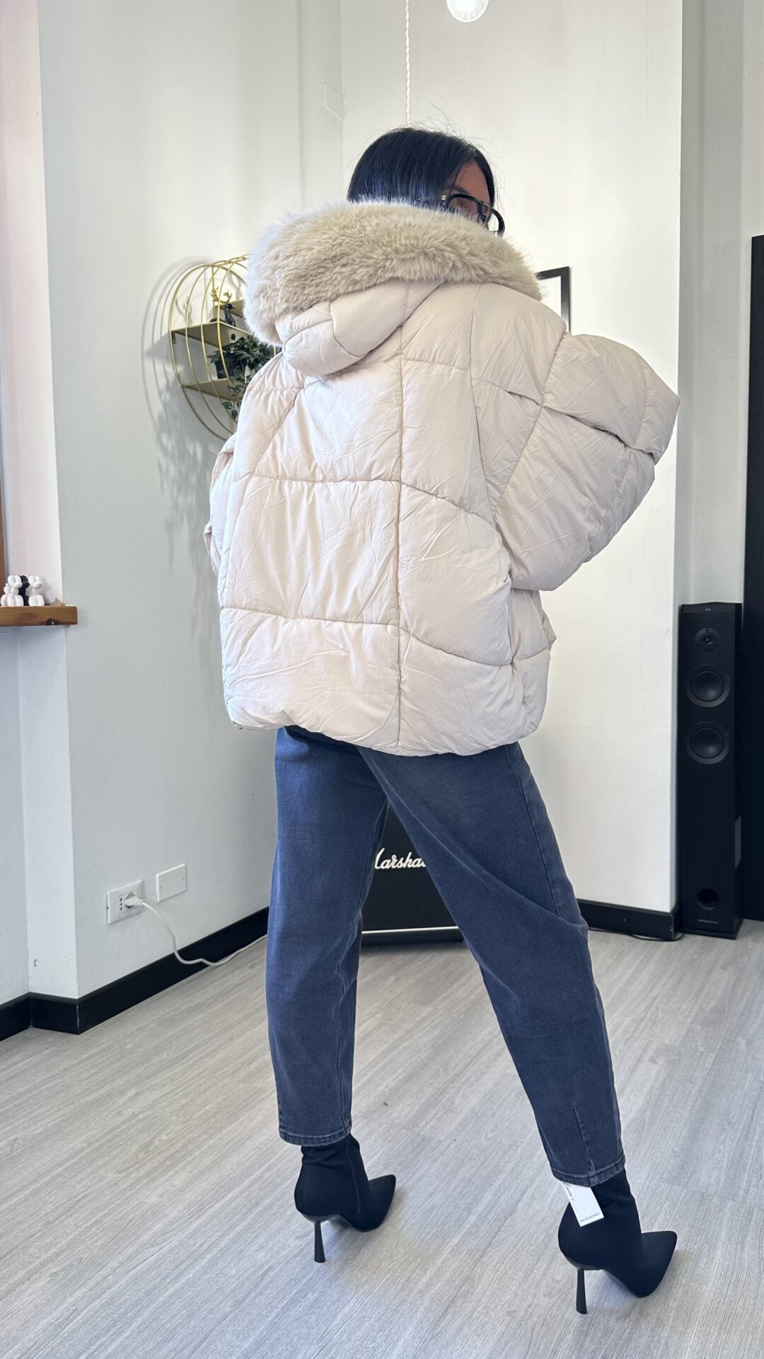 BOMBER OVER CON PELO BEIGE