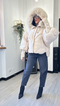 BOMBER OVER CON PELO BEIGE