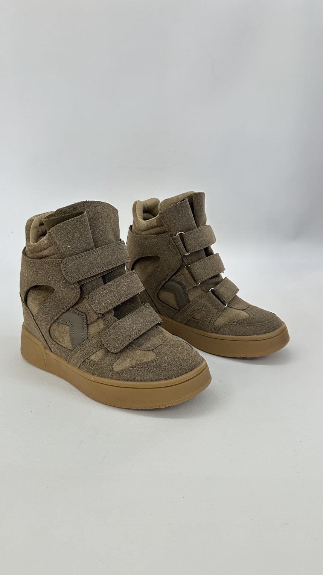 SNEAKERS ISABEL KAKI