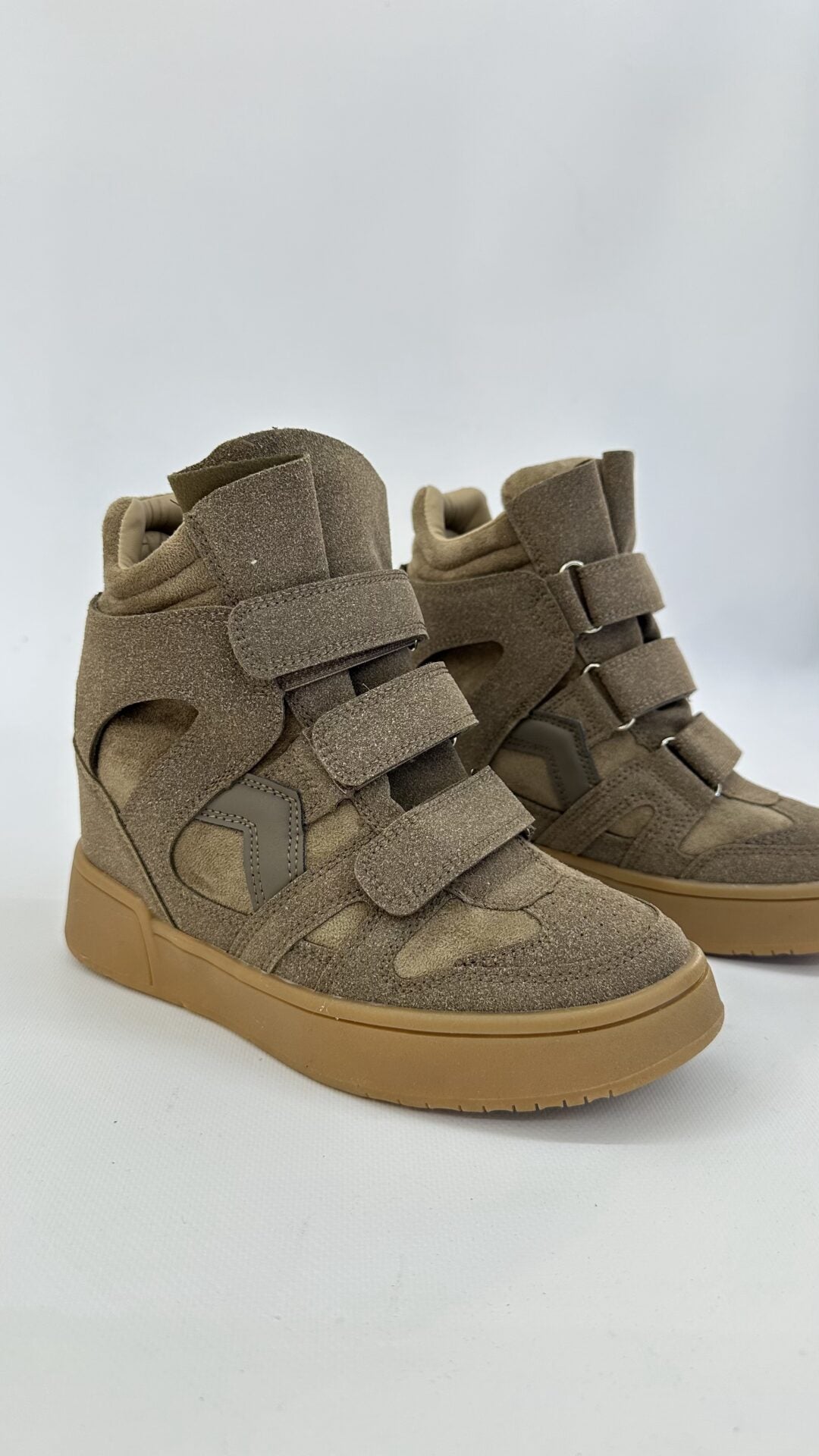 SNEAKERS ISABEL KAKI