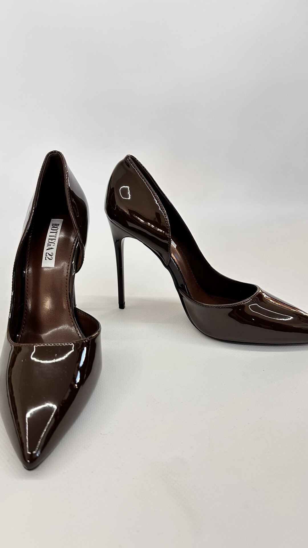 DECOLLETÉ GLOSSY CHOCOLATE