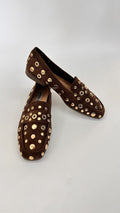 MOCASSINO CON BORCHIE MARRONE