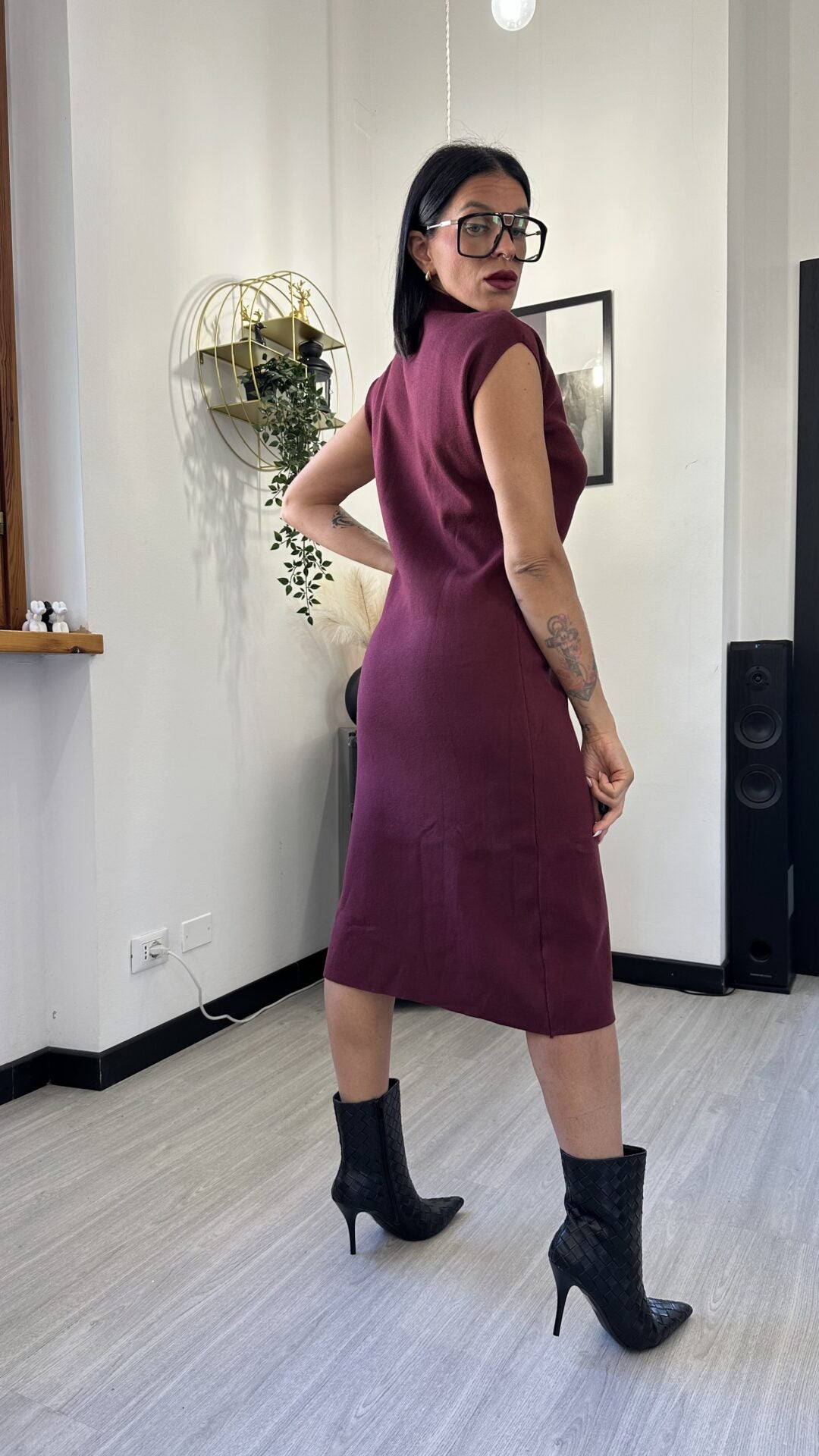 ABITO IN MAGLINA LUNGO SMANICATO BORDEAUX