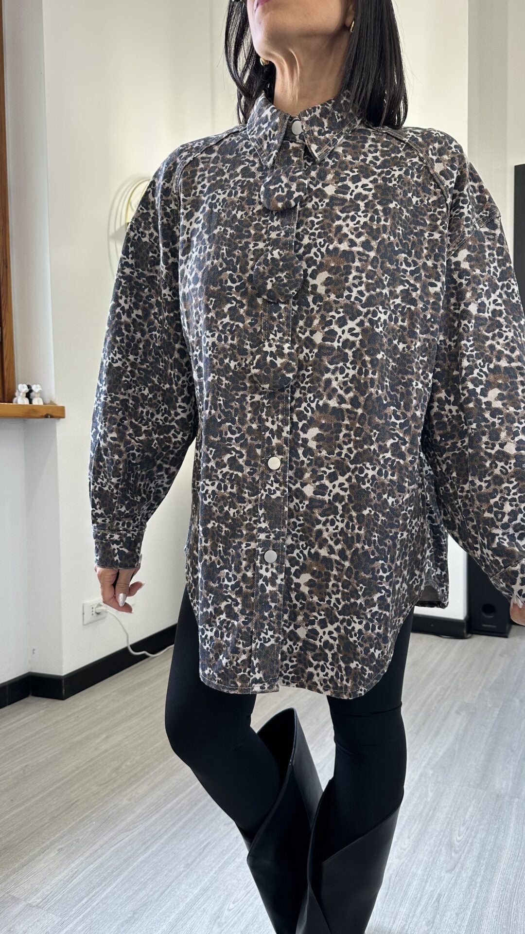 CAMICIONA DI JEANS LEOPARDATO CHIARO